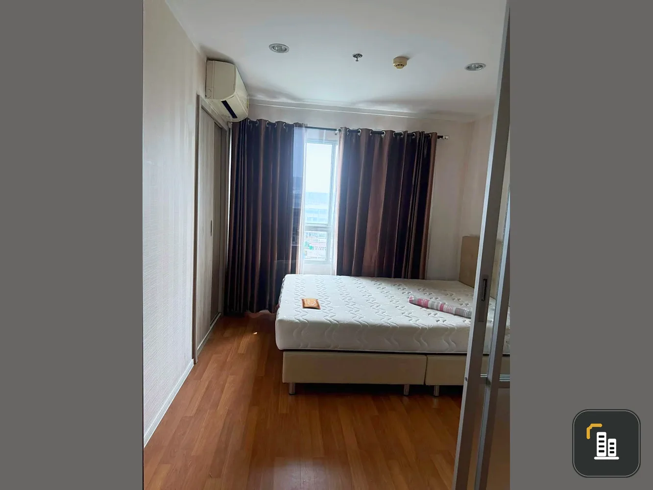 Selling a 7th-floor unit at Lumpini Place Borom Ratchachonni–Pinklao, fully furnished. Book now!