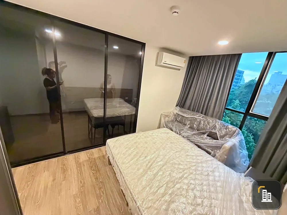 FLEXI Sathorn-Charoen Nakhon condo for sale. Ready to move in. Amazing price! Reserve yours today! Don't miss this opportunity!