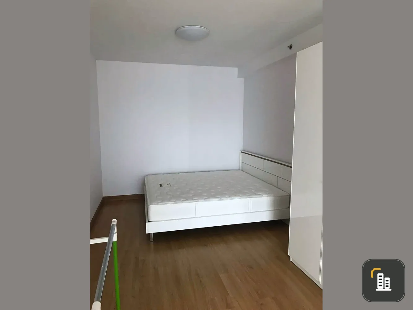 Selling Supalai Park Ekkamai-Thonglor, 26th floor, large 55 sq.m. unit, fully furnished. Don't miss out!