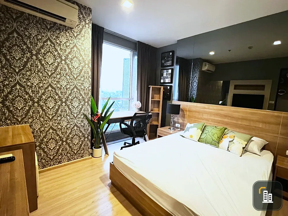 For rent: Rhythm Sathorn, 32nd floor. High floor, beautiful view, fully furnished, stunning, ready to move in.