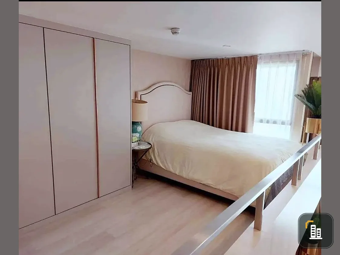 Knightsbridge Prime Sathorn for sale. High ceilings, plenty of natural light (no harsh sunlight), beautifully decorated.
