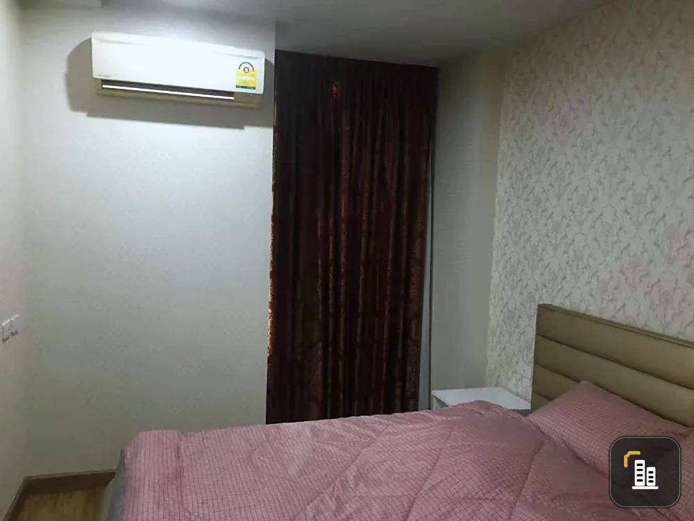 Selling Baan Navatara Condominium, 4th floor unit, with high-quality wallpaper and complete amenities. Book now!