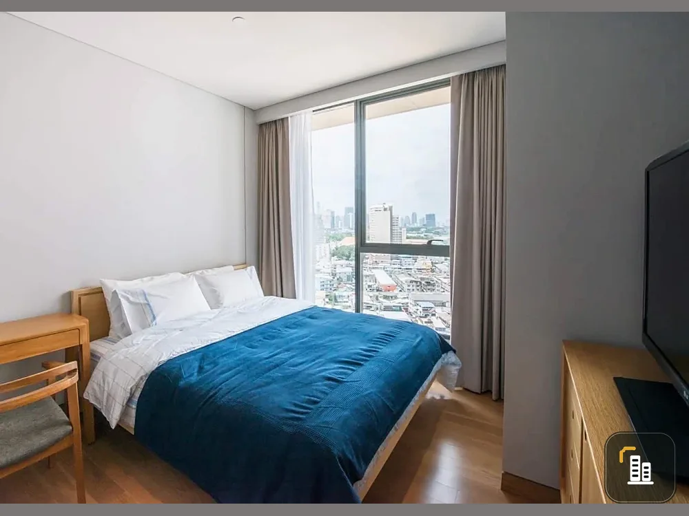 For rent: The Lumpini 24, 27th floor, fully furnished, ready to move in. Book now!