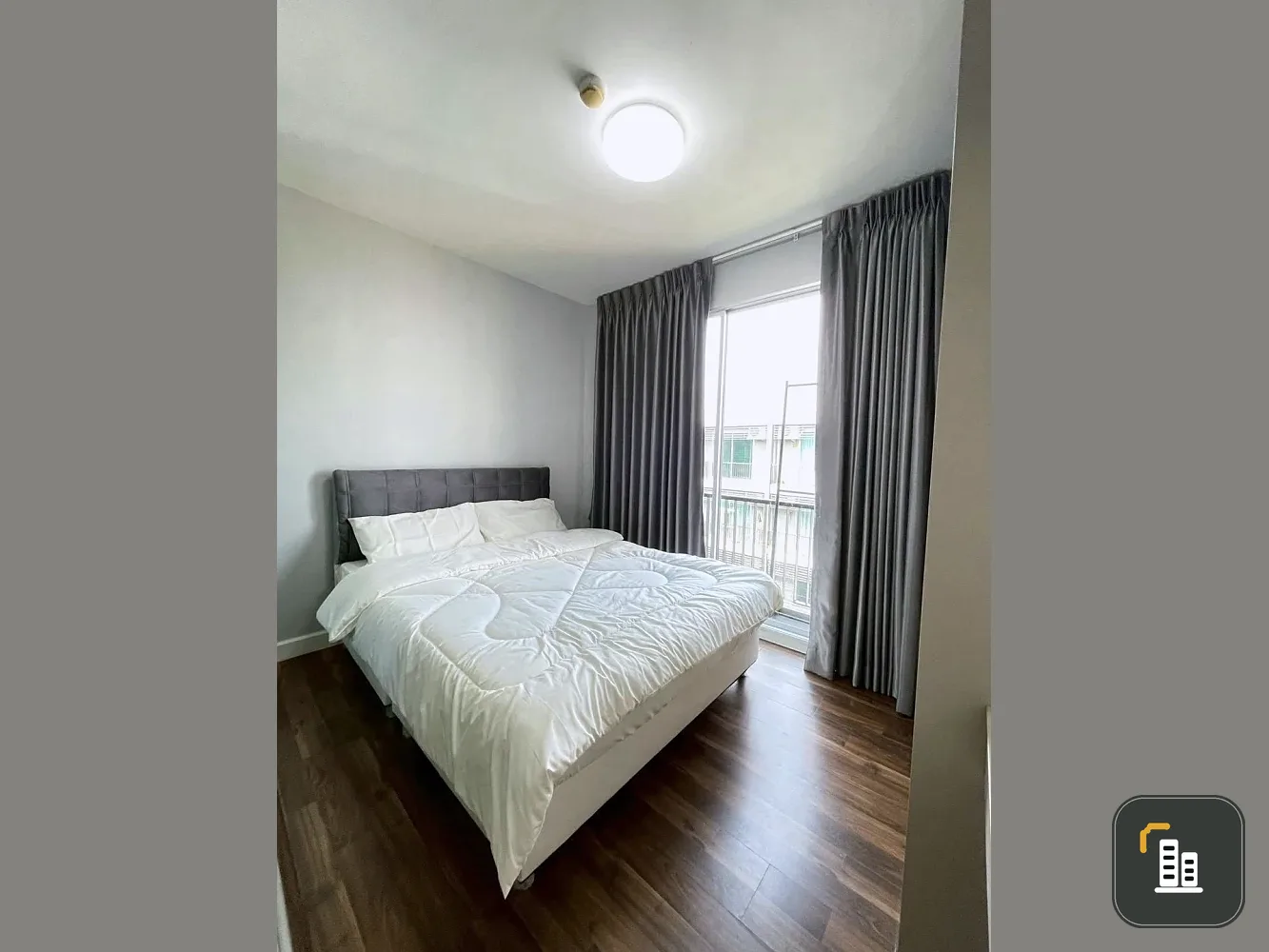 Condo for rent at a Space ME Sukhumvit 77. The unit is partitioned into separate, clearly defined zones. Affordable price. Book today!