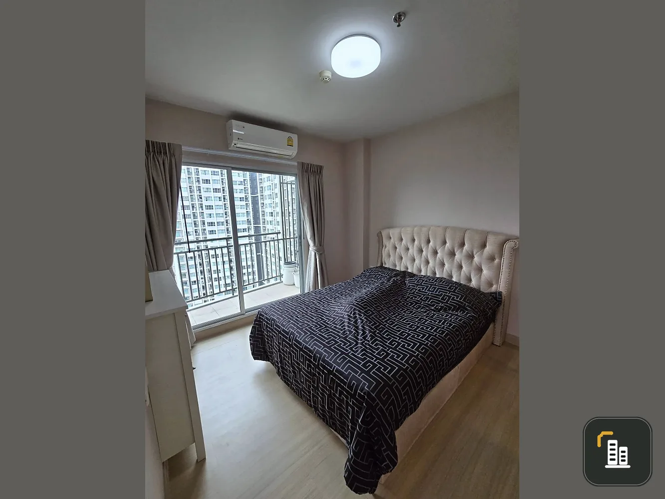 Condo for rent, Supalai Veranda Rama 9. Spacious unit with ample living space and complete amenities. Book now!