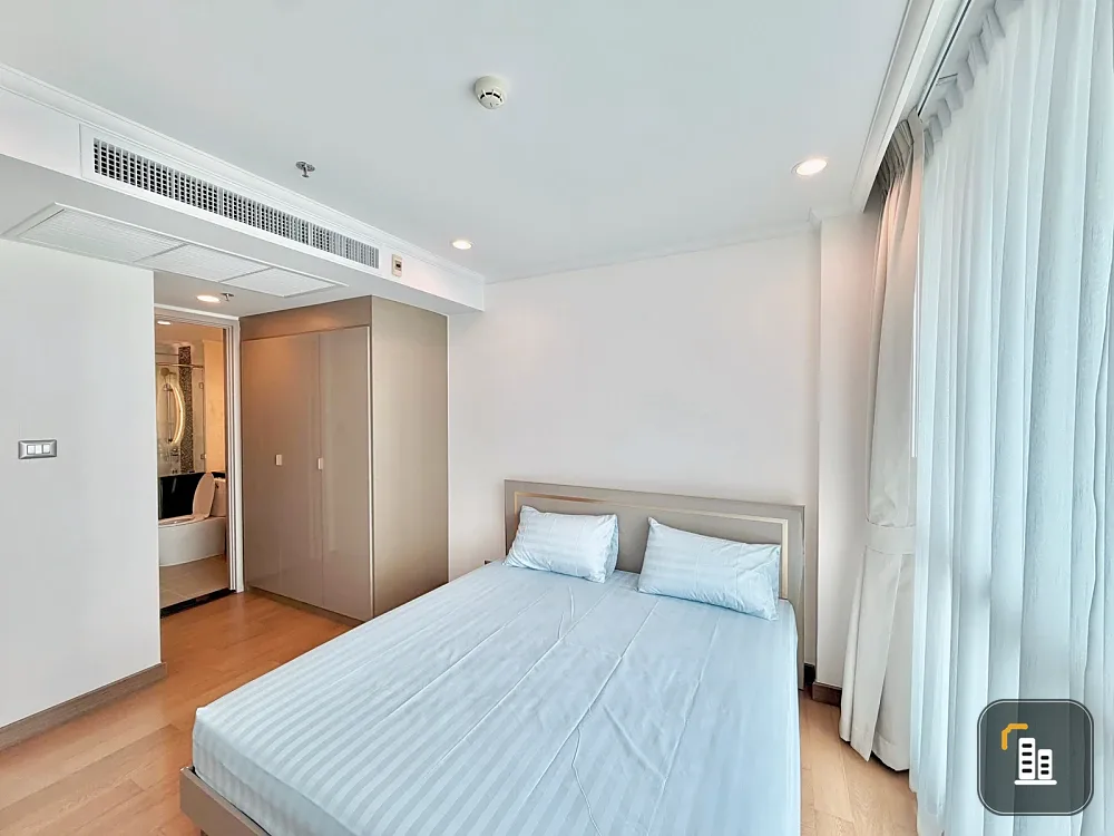 For rent: Supalai Oriental Sukhumvit 39, 19th floor, unobstructed view, fully furnished. Book now!