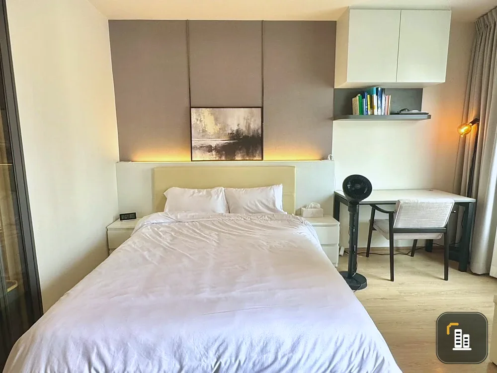 Condo for rent at Life Rama 4 – Asoke. Fully furnished and equipped with all appliances. Just bring your suitcase and move in! Don't miss out!
