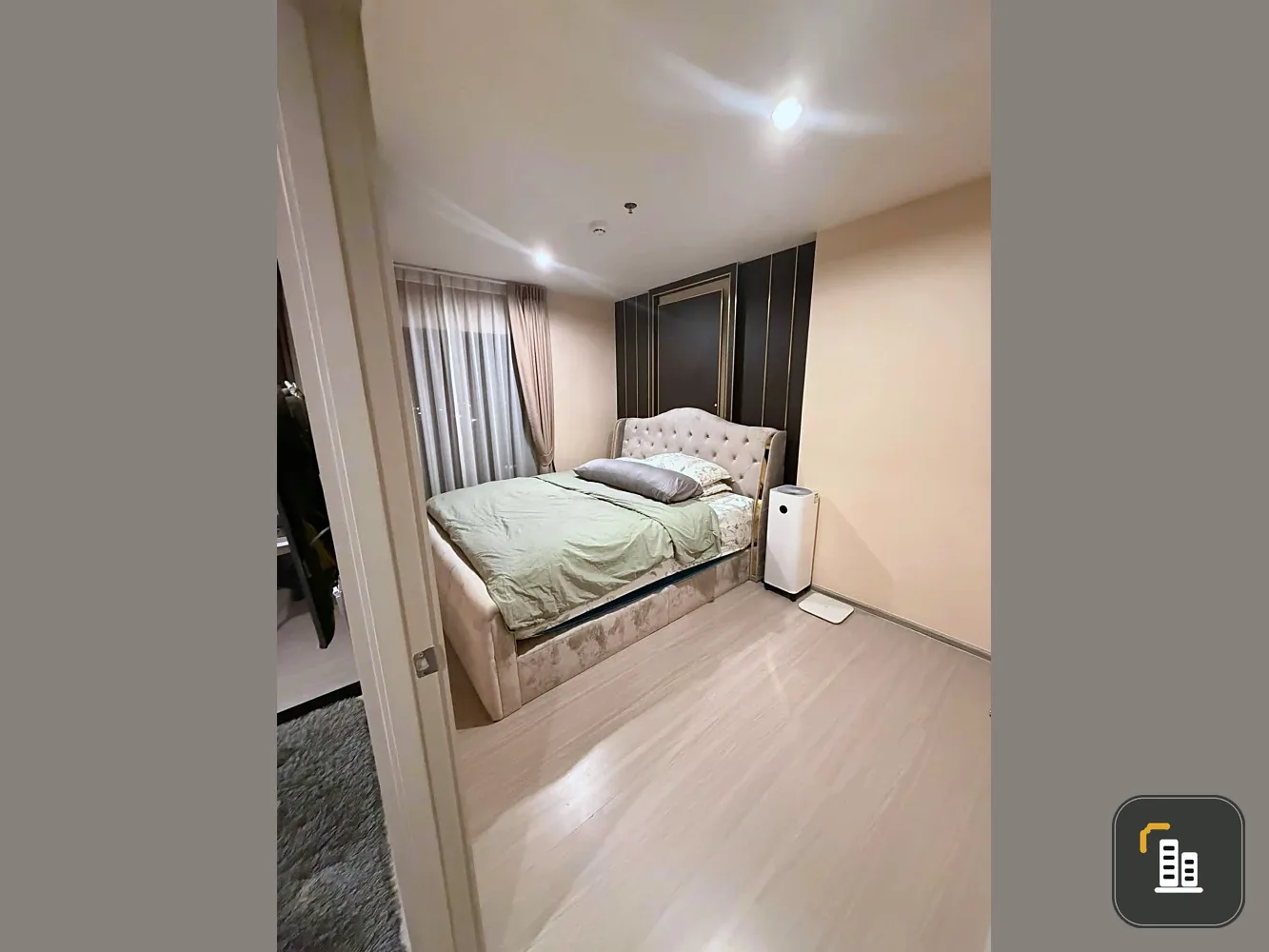 Selling Aspire Erawan Prime, built-in furniture, 20th floor, unobstructed view towards Erawan Shrine and overlooking the Bang Duan Khiao mangrove fore