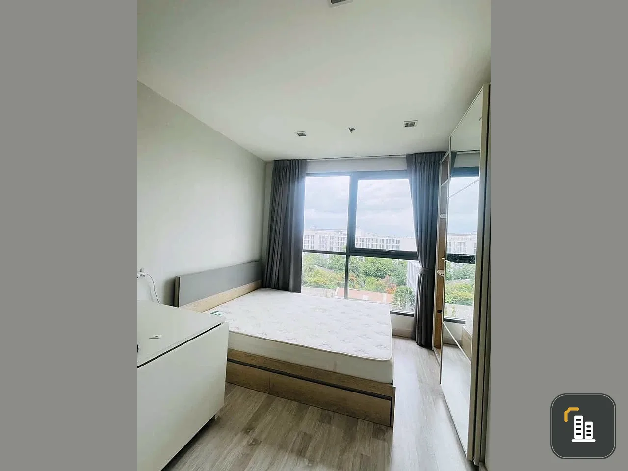 For rent: IDEO Mobi Sukhumvit, a ready-to-move-in condo in a convenient location, ideal for single or couple living. Reservation required.