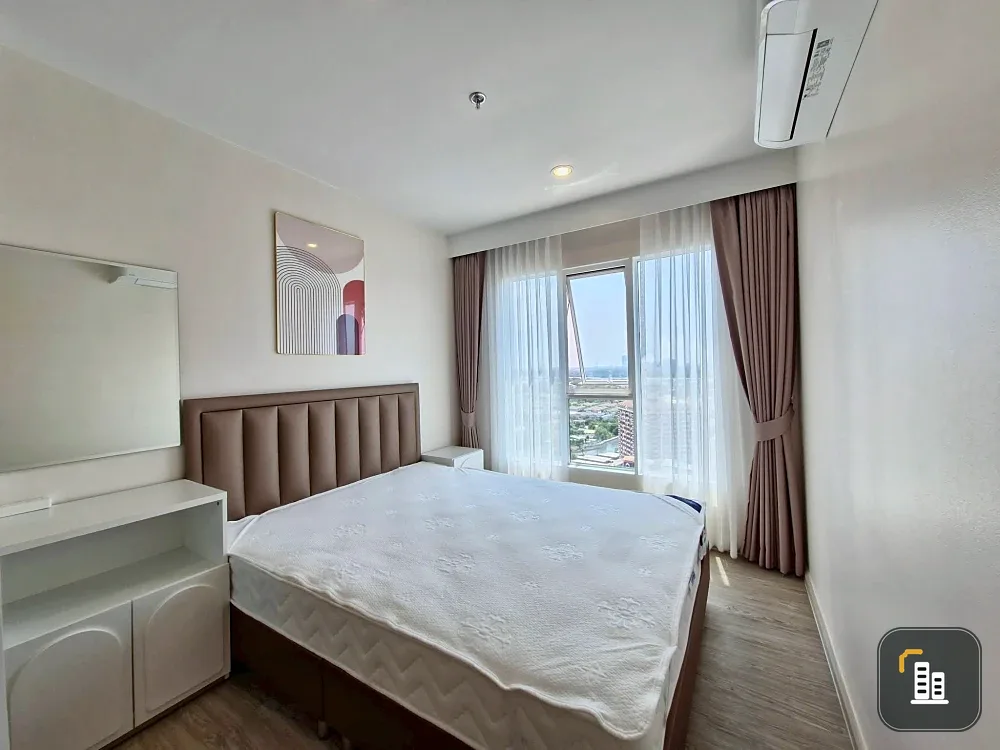 Condo for rent at Regent Home Bangna. Partitioned rooms, built-in furniture, light-colored walls for a comfortable feel, and fully furnished. Book now