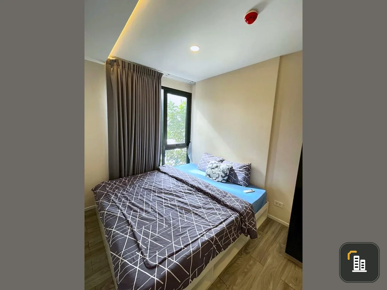 For sale or rent: iKON Sukhumvit 77 condo, ready to move in, fully furnished, amazing price. Book now, don't miss out!