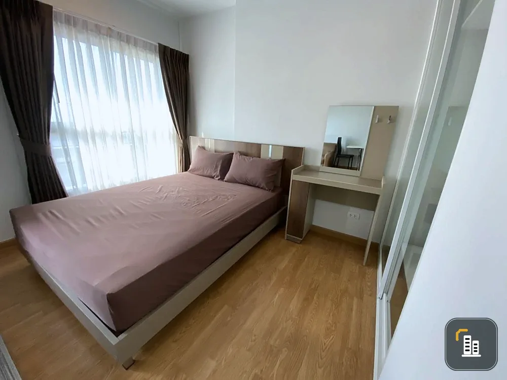 Selling a comfortable condo at The Parkland Phetkasem. Excellent location and fully equipped with amenities. Don't miss out!
