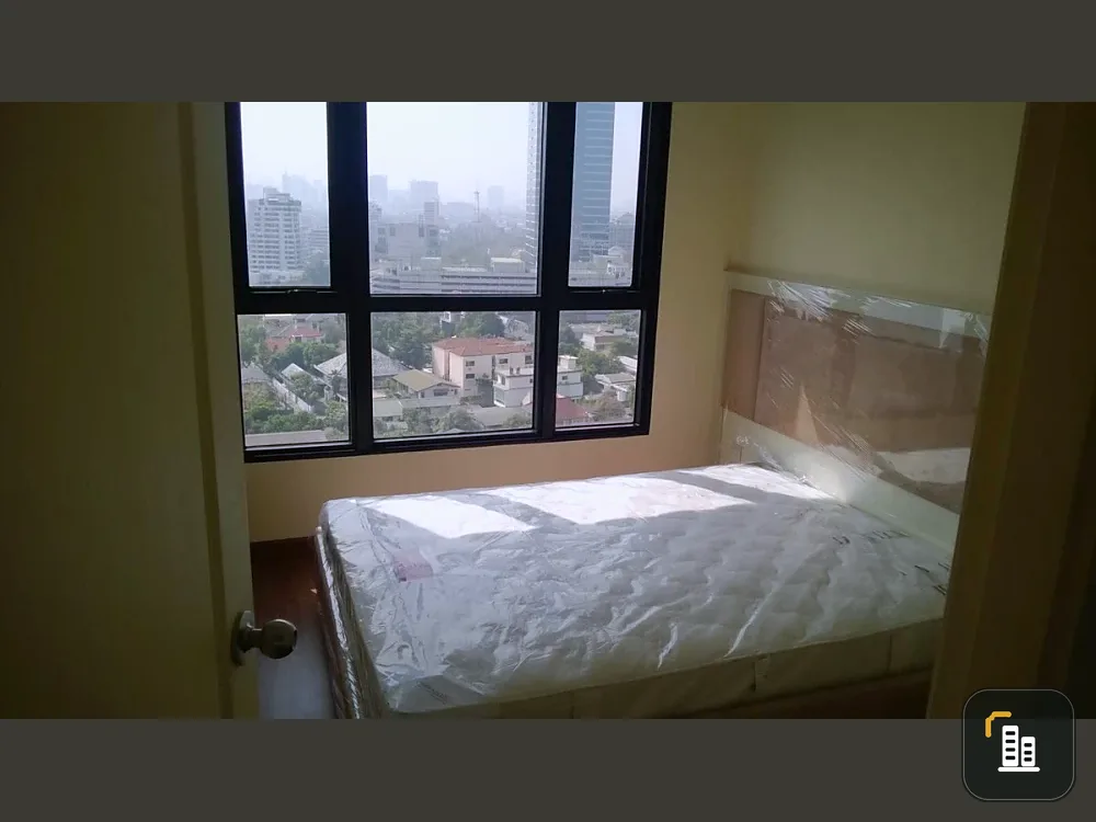 For rent: The Crest Phahonyothin 11, 17th floor, fully furnished, very livable. Book now! (Urgent!)