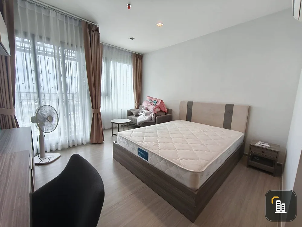 Urgent Sale: Life Sathorn - Sierra Condo