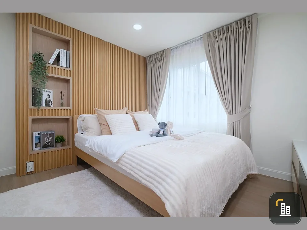 Selling The Plenary Sathorn. Beautifully decorated room with a coordinated color scheme and high-quality built-in furniture. Don't just look, book it!
