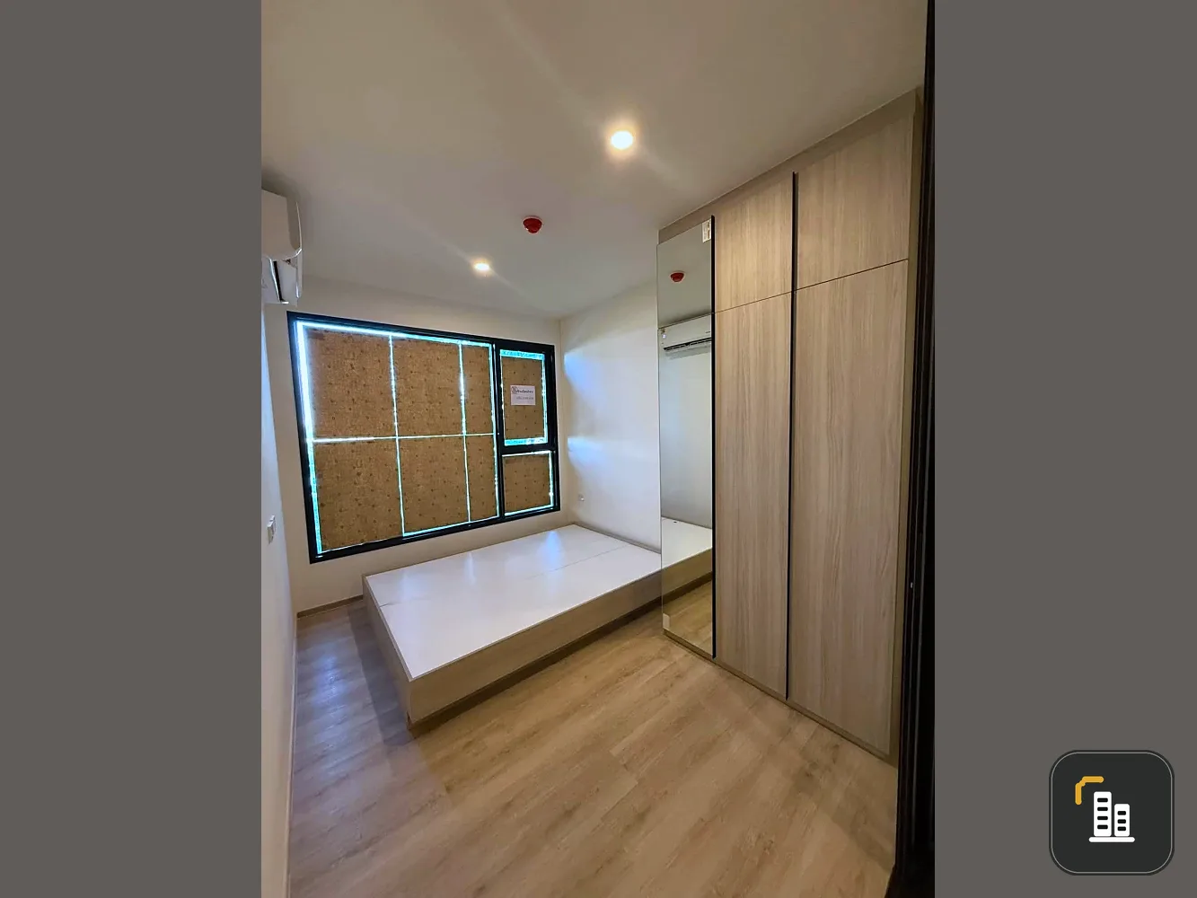 Selling Origin Place Bangna 1-bedroom unit. High-quality built-in furniture and complete amenities. Book now!