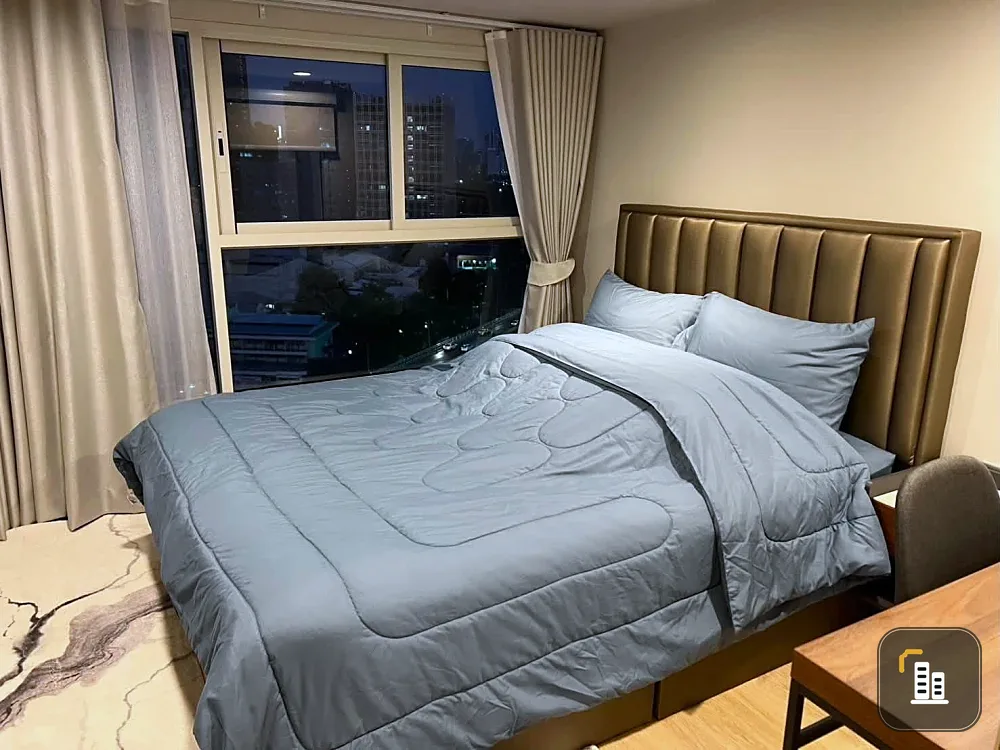 For rent: Culture Chula Duplex unit, 2 bedrooms, 1 bathroom. Beautiful view, breezy, clean, fully furnished. Booking required.
