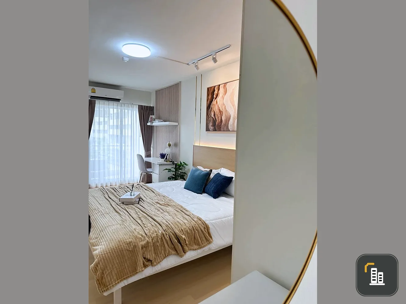 City Home Ratchada-Pinklao for sale. Beautiful unit with spacious living area, fully furnished and ready to move in.