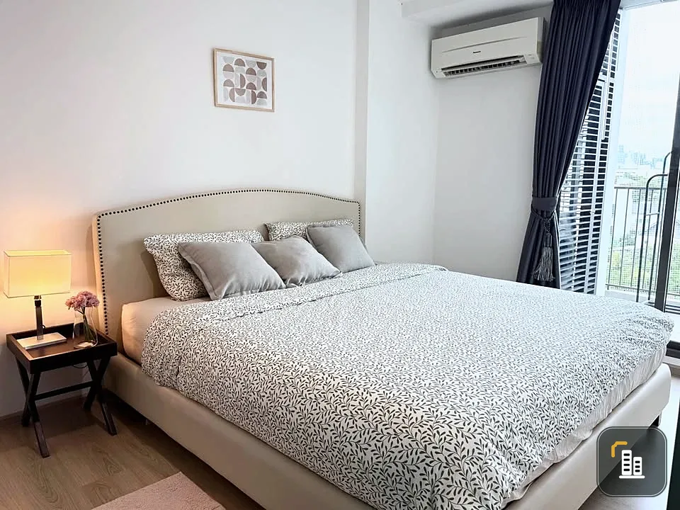 For rent: D' Memoria Phaholyothin 8. Large room with a spacious balcony and beautiful garden view. Reservation required.