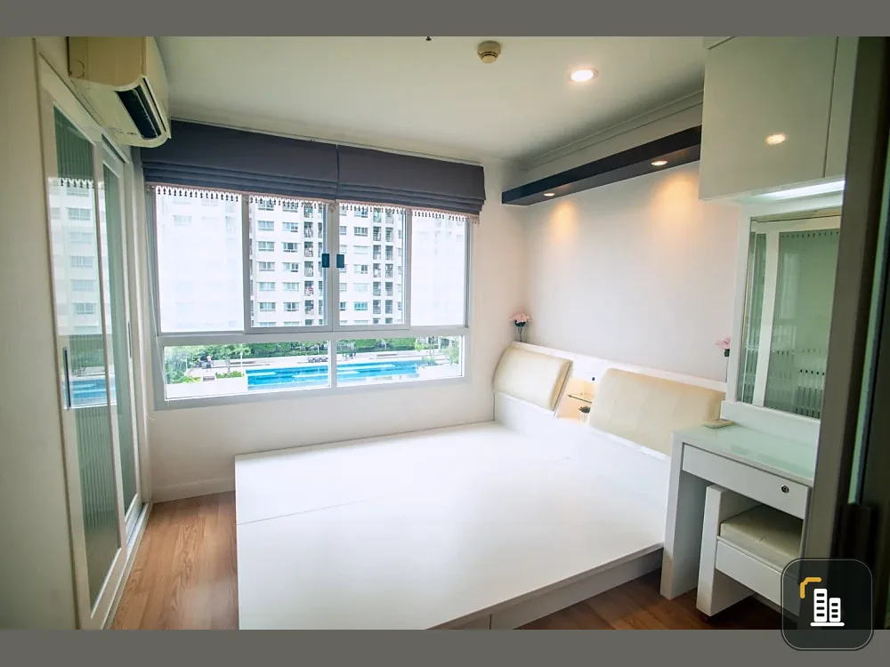 Selling Lumpini Park Pinklao condo. Nicely furnished with built-in furniture and a well-coordinated decor. Don't miss this opportunity!
