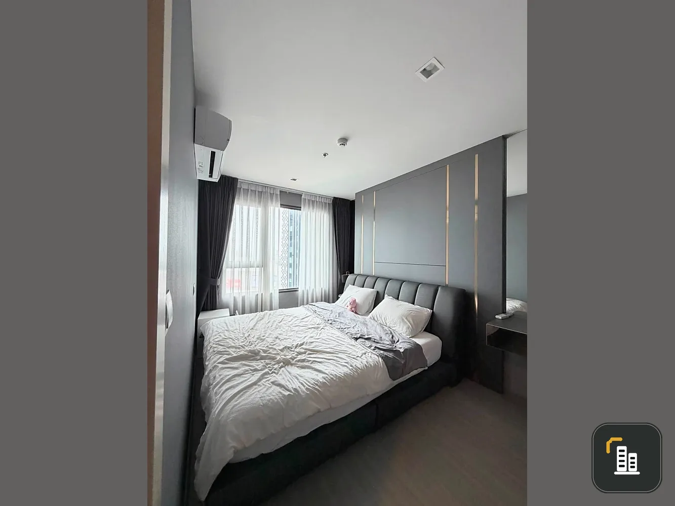 Selling Life Ladprao condo, beautifully decorated, fully furnished, in a prime location. Don't miss out!