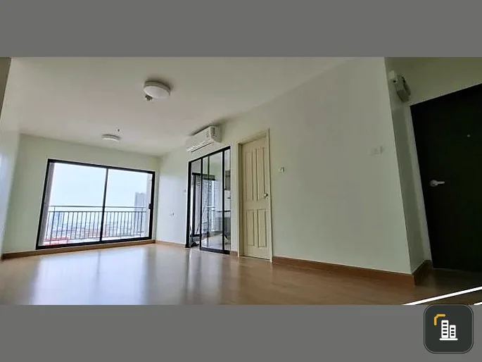 For sale: Supalai Loft Chaengwattana, corner unit, good ventilation, expressway view (not facing the road), no noise disturbance. The unit is unfurnis