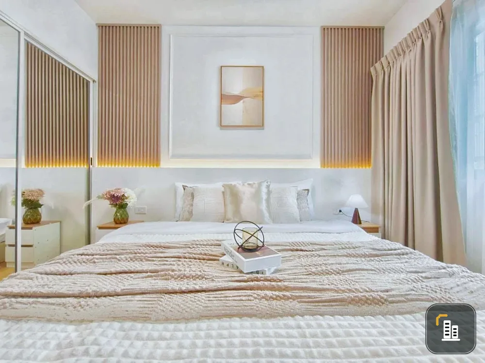 Selling A space Asoke-Ratchada condo. Nicely furnished with high-quality built-in furniture. Amazing location! You can't miss this!