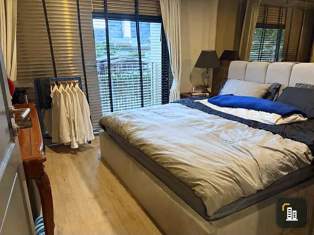 Selling Noble Above Wireless-Ruamrudee, 3rd floor unit. Spacious living area, fully furnished. Book now!