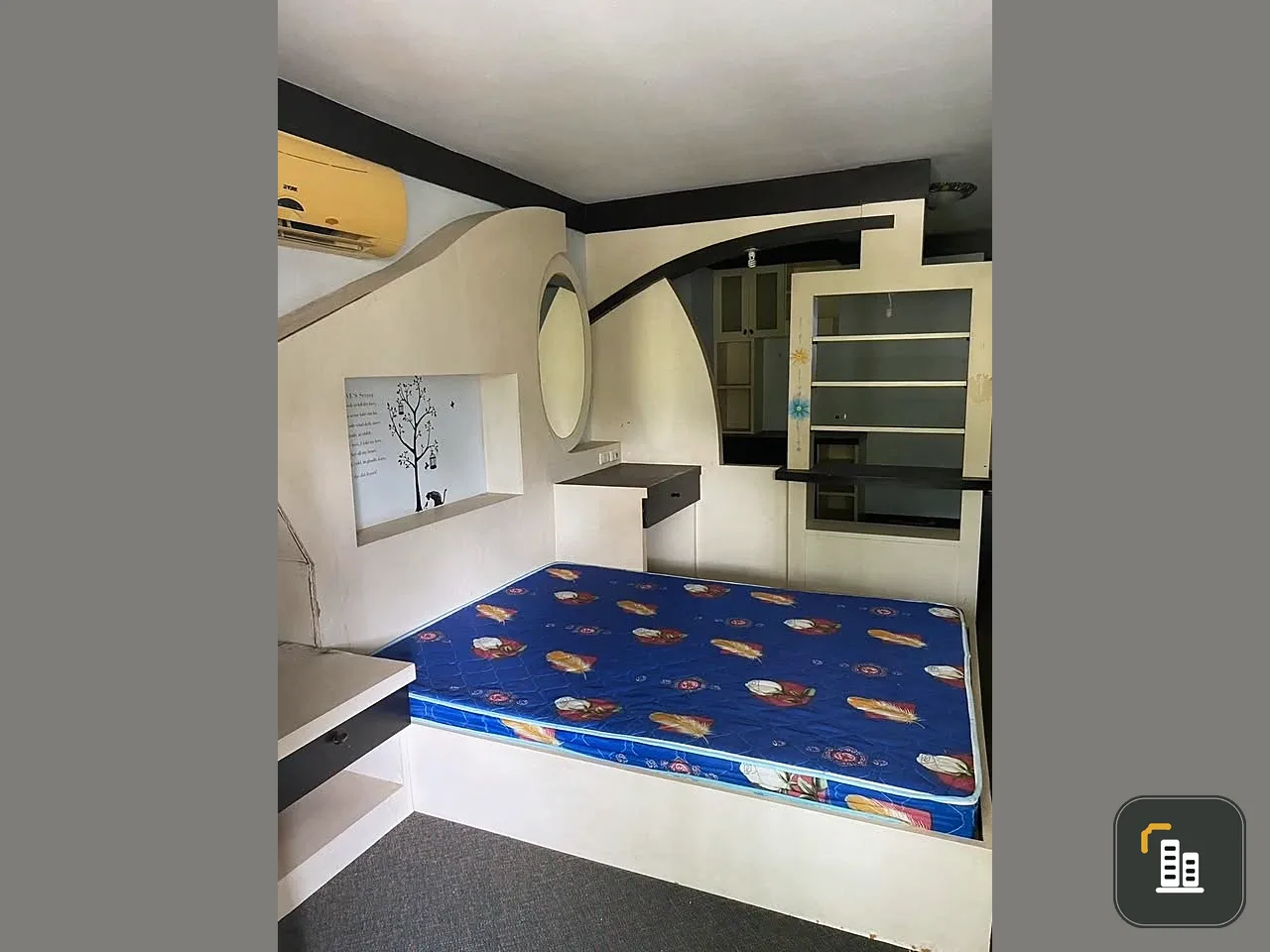 Selling Champs Elysees Chaengwattana studio apartment with high-quality built-in furniture. Book now!