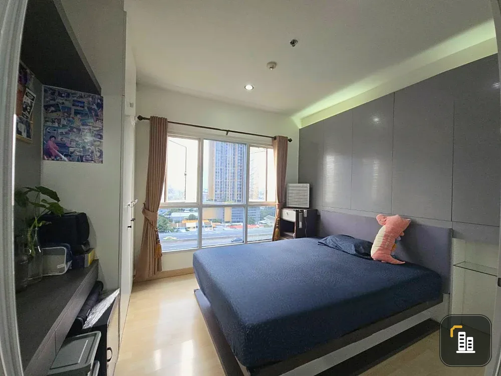 Selling a lovely unit at The Leaf Pattanakarn. It features high-quality built-in furniture and a beautiful, unblocked view. Book now!