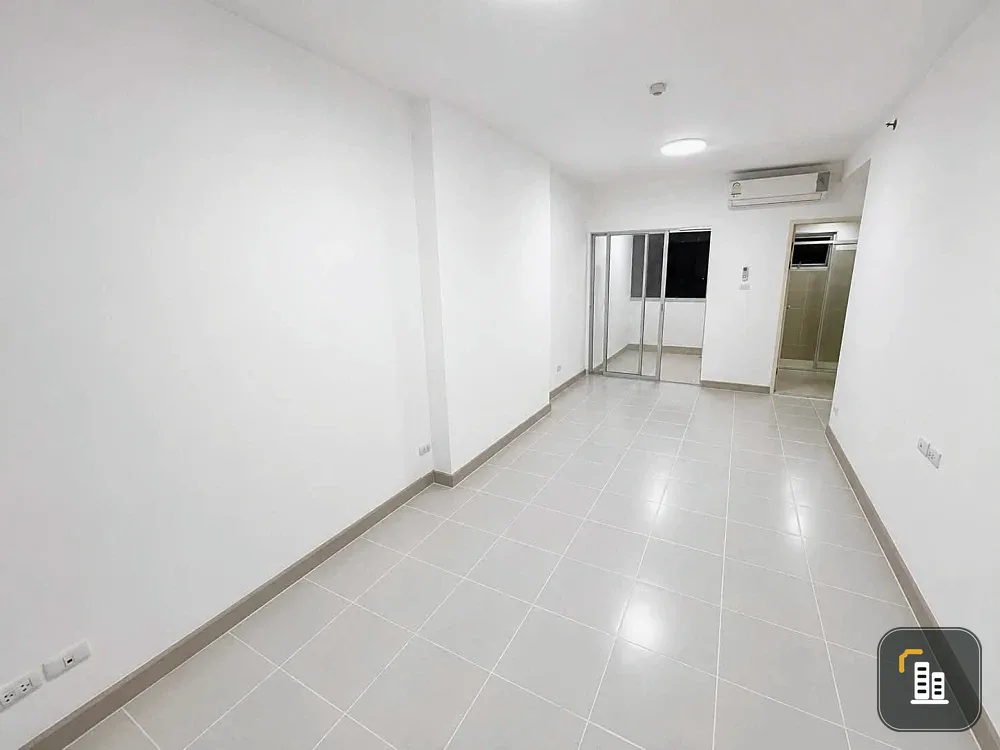 Selling Supalai Park Ratchayothin: spacious rooms with ample usable space, excellent location, and convenient transportation. Book now!