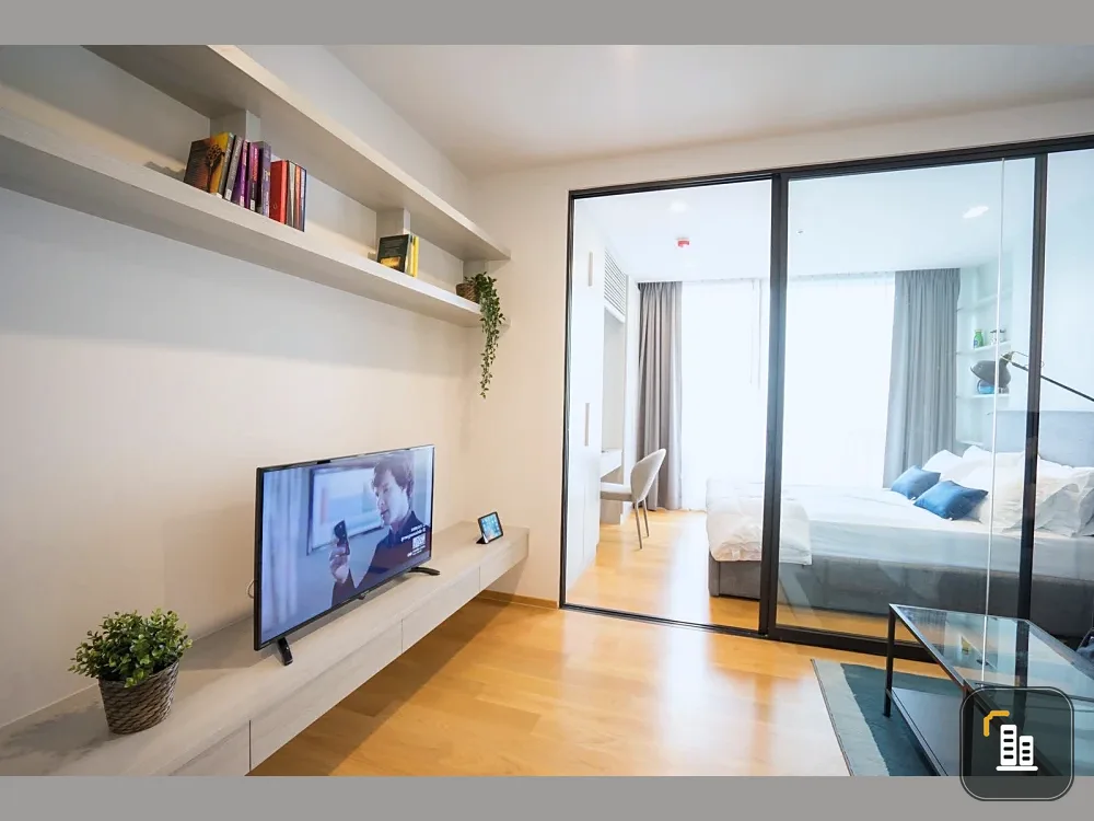 For rent: Noble Revo Silom, 15th floor, partitioned unit, fully furnished, very livable. Book now! (Hurry!)