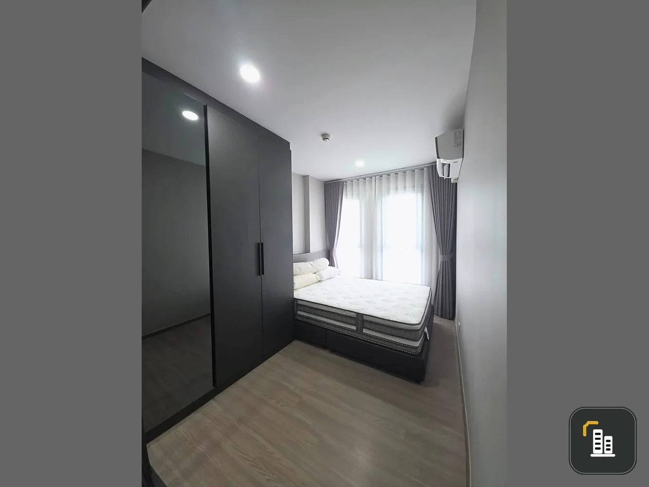 Condo for sale: Aspire Ratchayothin. Ready to move in, fully furnished with appliances. Just bring your personal belongings! You don't want to miss th