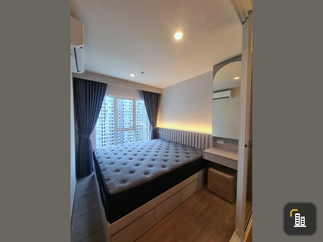For sale or rent: Regent Home Bangna condo, fully furnished, ready to move in, 16th floor with high floor view, complete amenities. Move in immediatel