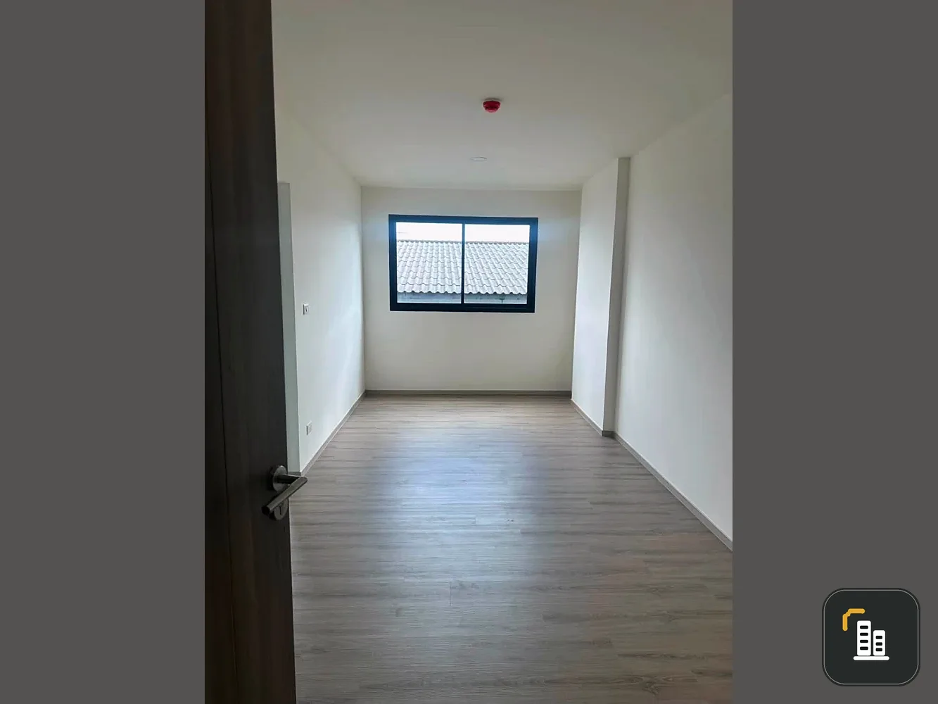 Selling a 1-bedroom unit at The Origin Bangkae, 4th floor. Complete amenities. Don't miss this great deal!