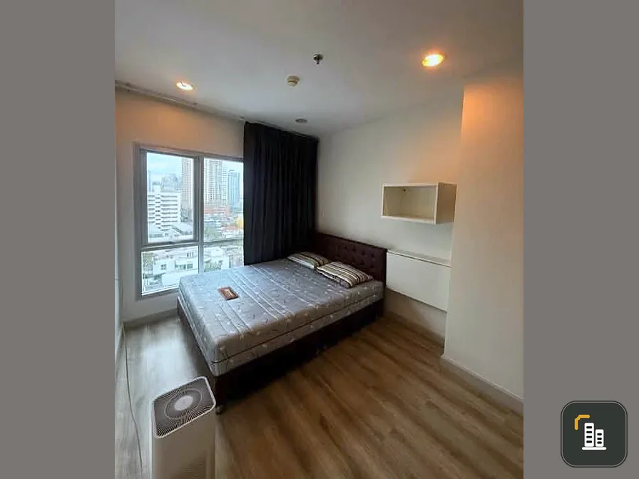 Selling a lovely Centric Sathorn St. Louis condo. It comes fully furnished; just bring your suitcase and move in!