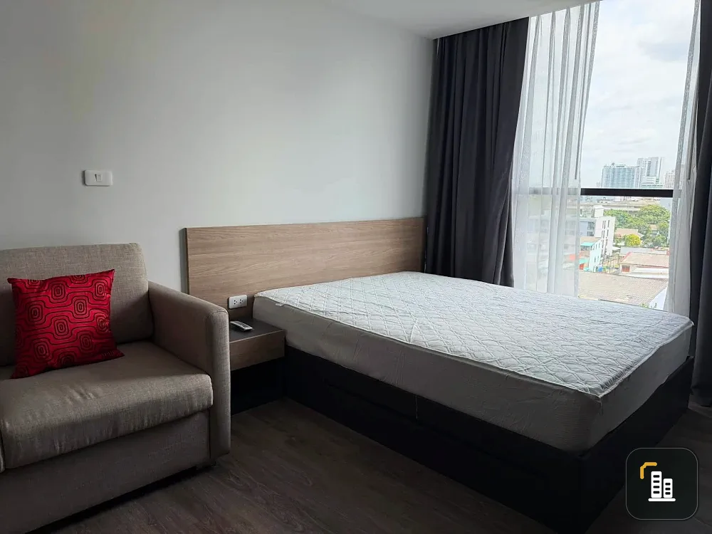 For rent: FLEXI Sathon - Charoen Nakhon, 8th floor, ICONSIAM view. Fully furnished with appliances. Don't miss out!