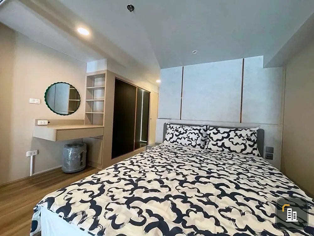 For rent: Culture Thonglor, Duplex unit on the 24th floor (very high floor). Fully furnished with appliances. Reservation required.