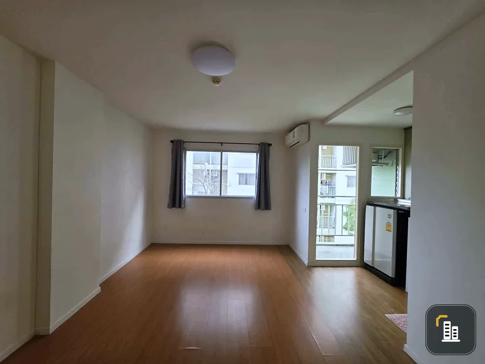 Selling a studio apartment at Lumpini Township Rangsit - Klong 1. It's 21.50 sq.m., unfurnished, clean, bright, and ready to move in.