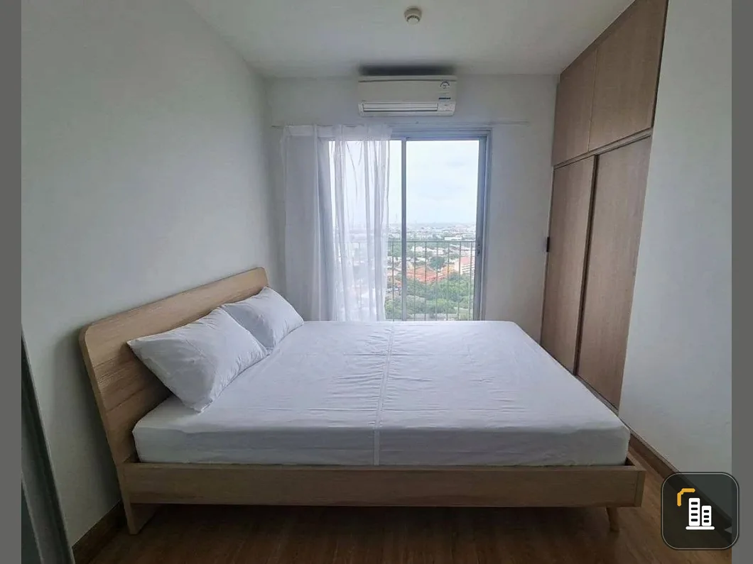 Selling Chapter One Modern Dutch, corner unit, river view, 25th floor. Stunning atmosphere. Book now!