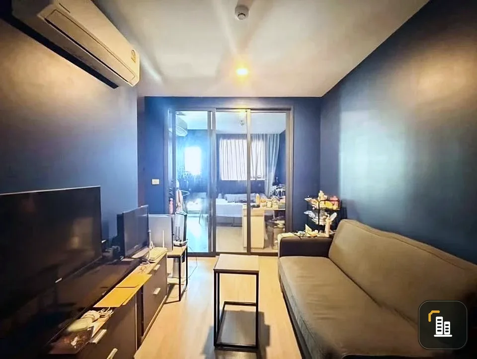 For sale or rent: DENIM Jatujak. Beautiful room, great location, fully furnished with appliances, ready to move in.