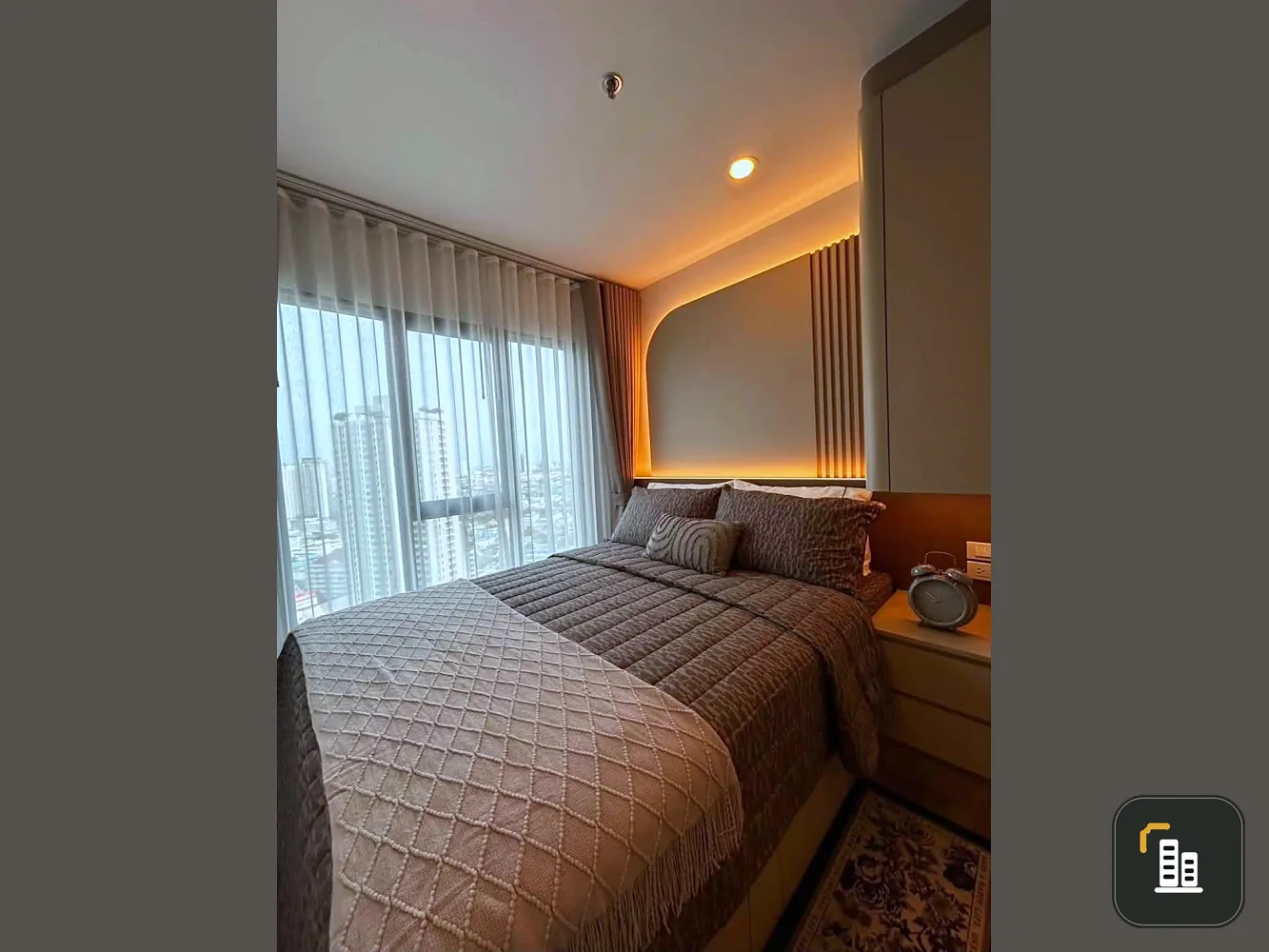 For rent: Regent Home Wuttakat, 27th floor. High floor, beautiful view, fully furnished, very livable. Book now!