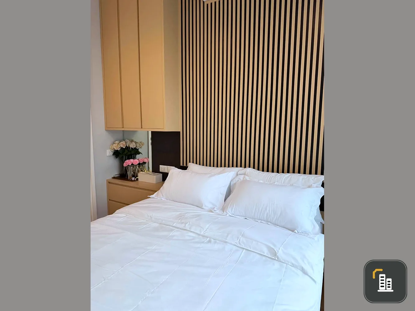 For rent: The Saint Residences. A lovely room with complete built-in furniture. What are you waiting for?