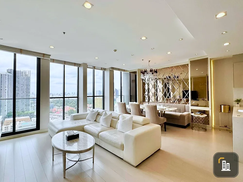 For rent: Noble Ploenchit, a premium 2-bedroom apartment with unobstructed city views! High floor, fully furnished.