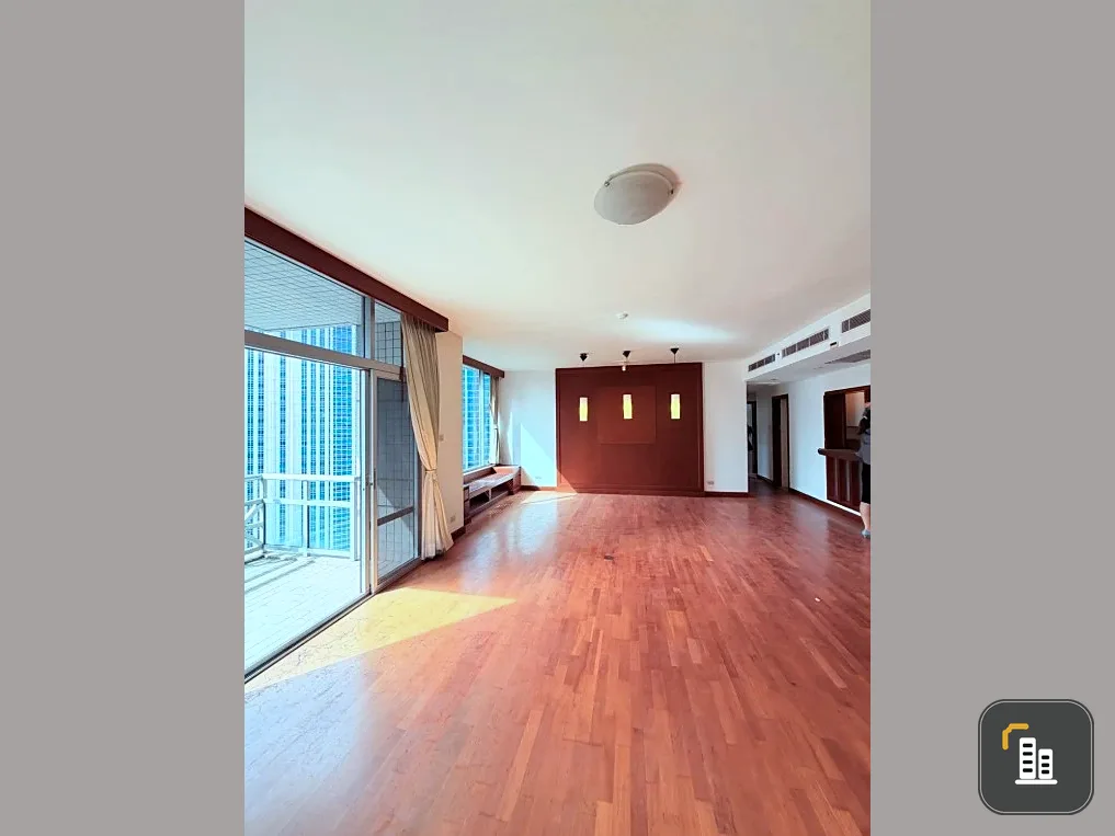 Selling a large condo unit at All Seasons Mansion, located in the heart of Wireless Road. It features an extra-wide balcony and is on a very high floo