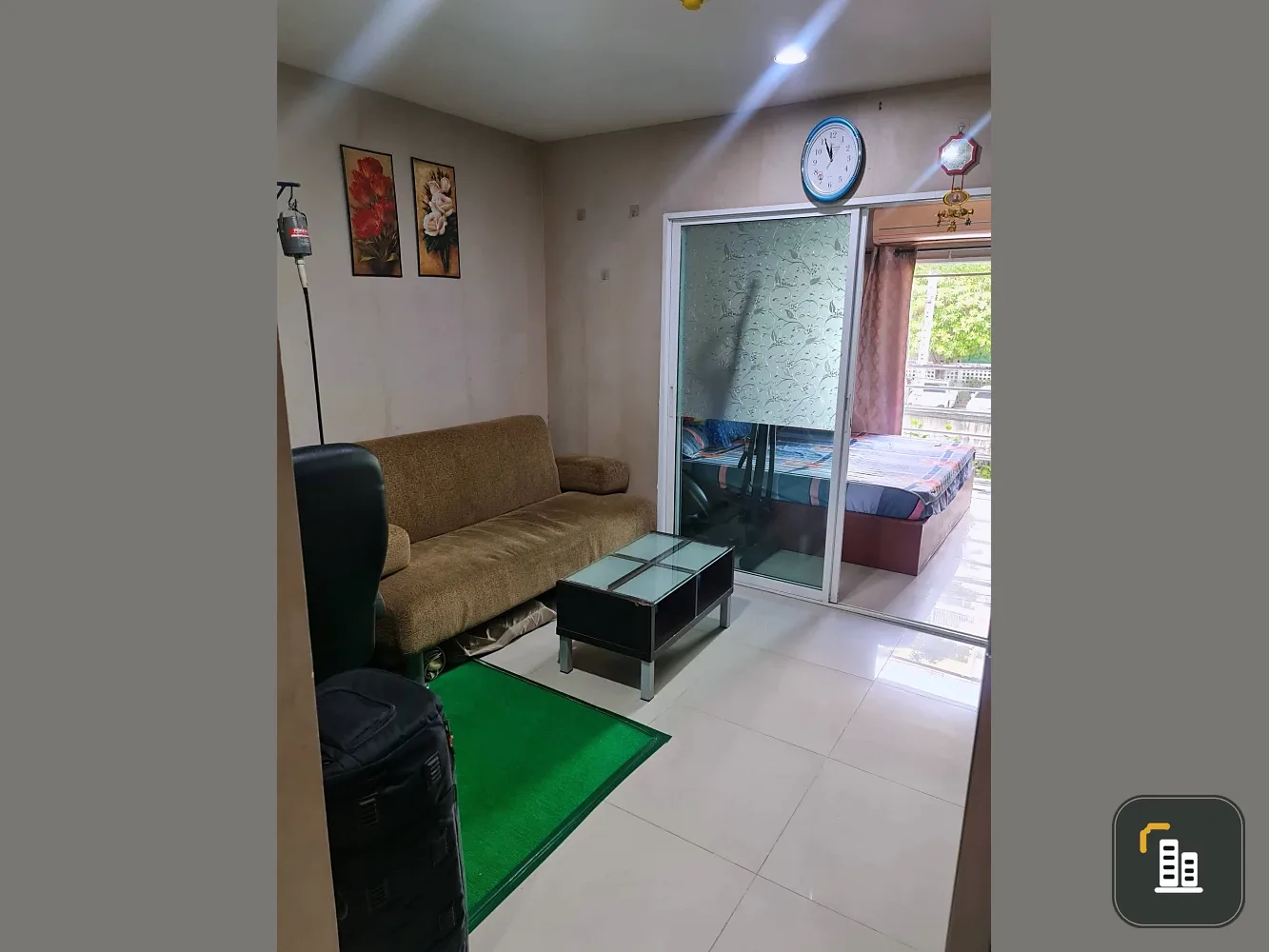 Selling Metro Park Sathorn 2-1, unit on the 2nd floor. The room is spacious and comfortable; just bring your belongings and move in!
