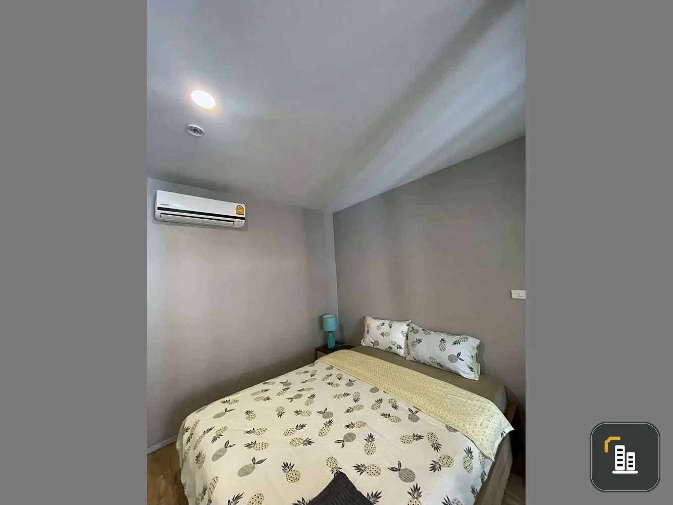 Urgent sale! Blossom Condo @ Sathorn-Charoenrat. Ready to move in, all amenities included. Book now!