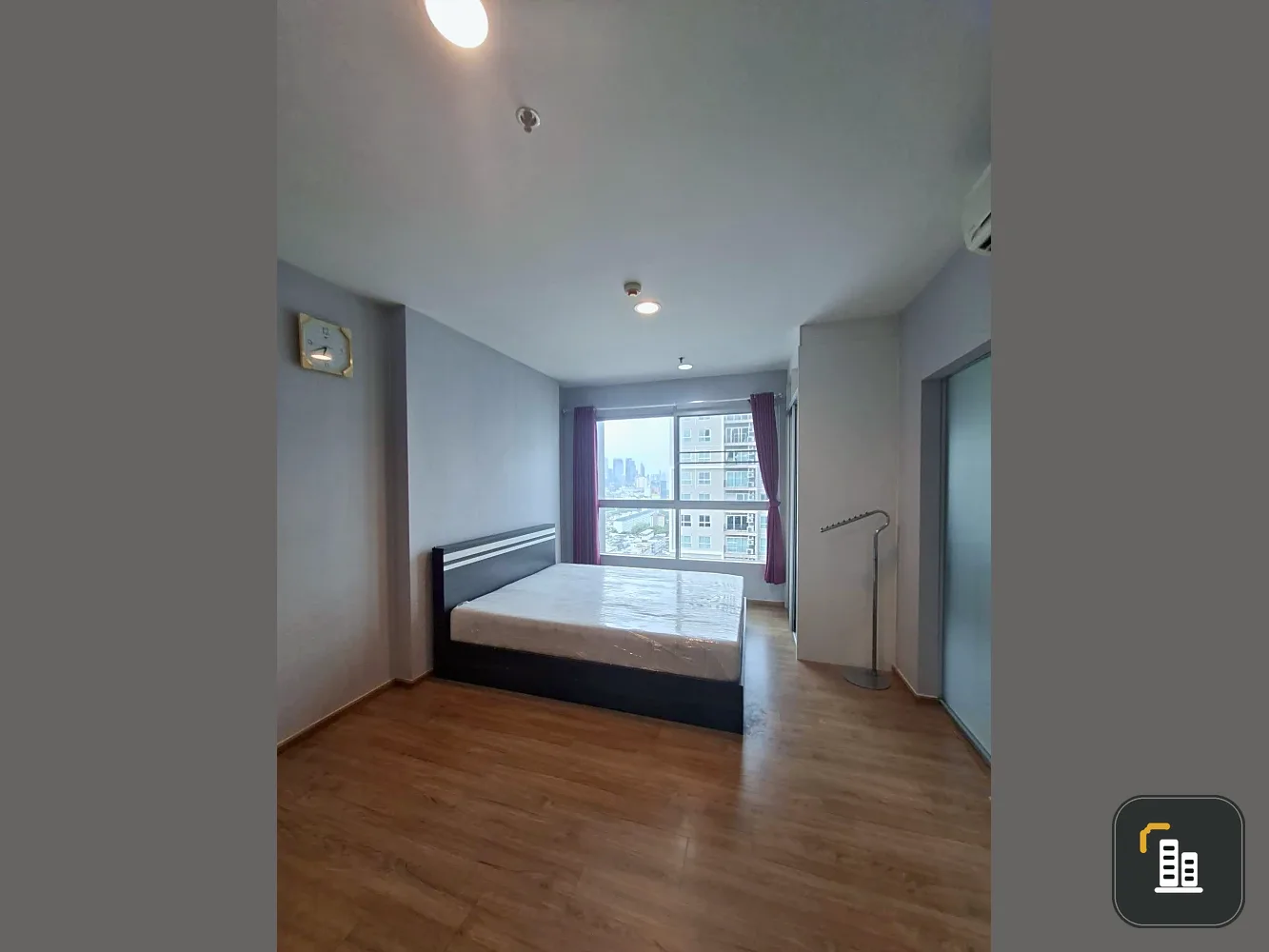 Selling Fuse Chan Sathorn, 28th floor. Beautiful view, high floor, good ventilation, not hot, quiet and private. Book your unit today!