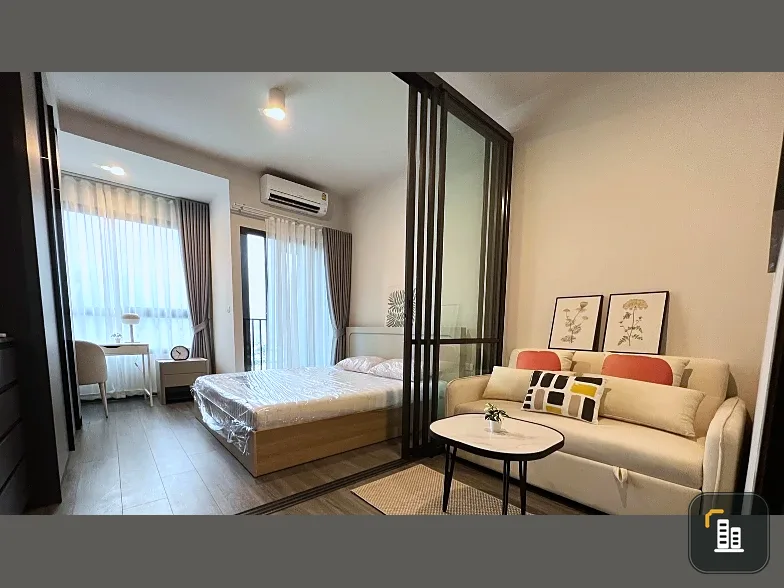 For rent: Ideo Sukhumvit - Rama 4, 25th floor, partitioned room, fully furnished, ready to move in. Book now!