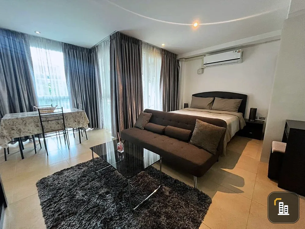 For rent: Centara Avenue Residence, Soi Buakhao, near Walking Street. The room is clean and ready to move in.